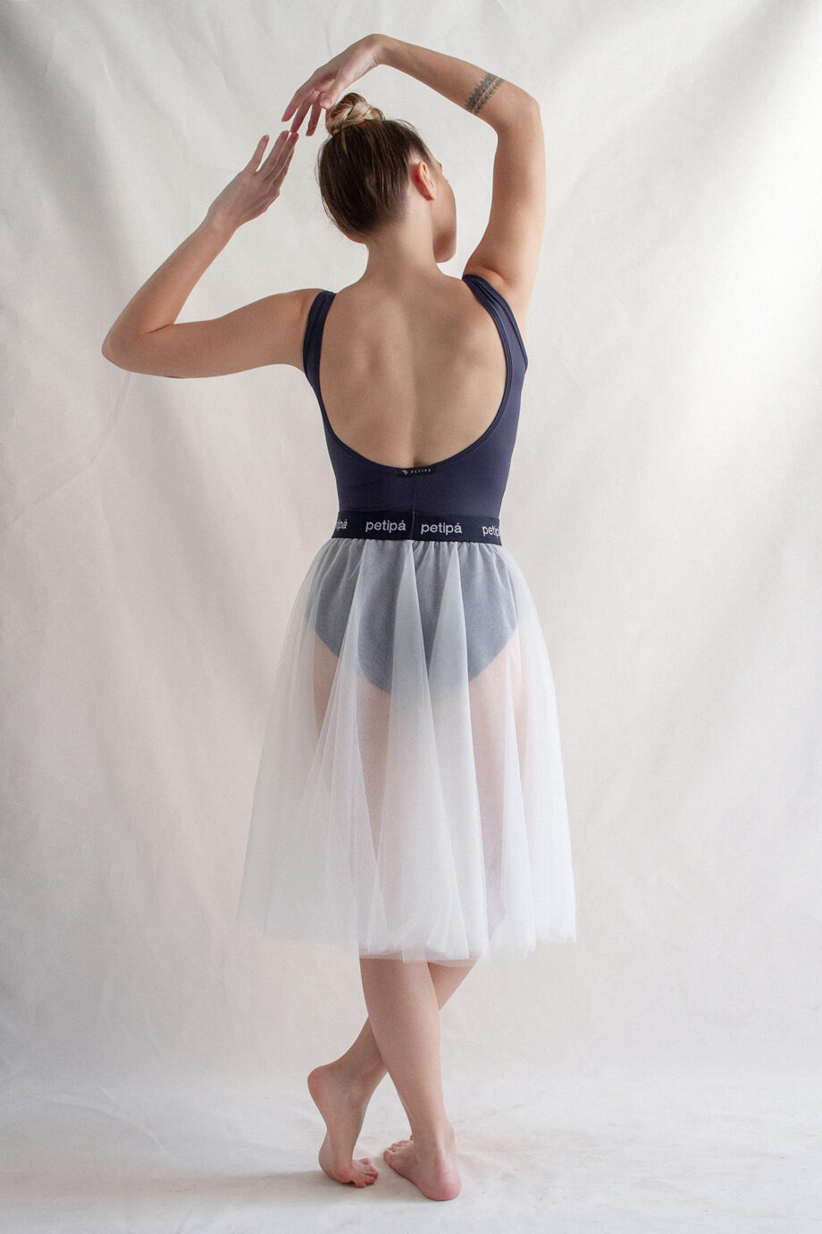 Saia Tule Liso com Cós Azul Marinho Petipá Nude